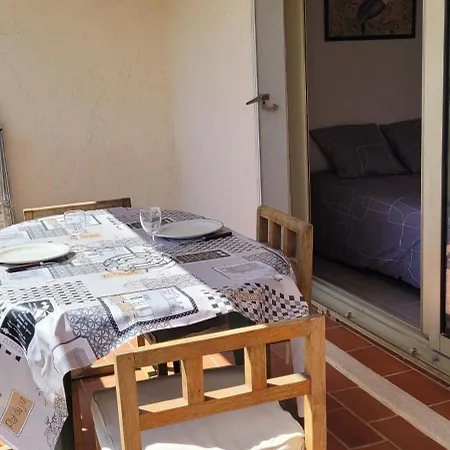 Apartment Lumineux,piscine Proche Sainte-Maxime